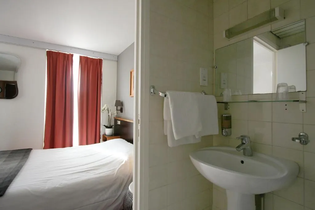 Denfert-Montparnasse Hotel